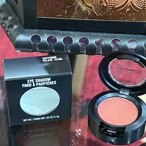 MAC Eyeshadow Coppering Veluxe Pearl